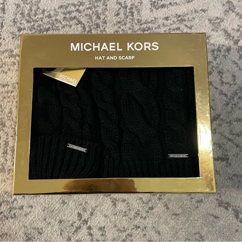 Michael Kors hat and scarf gift box - NWT